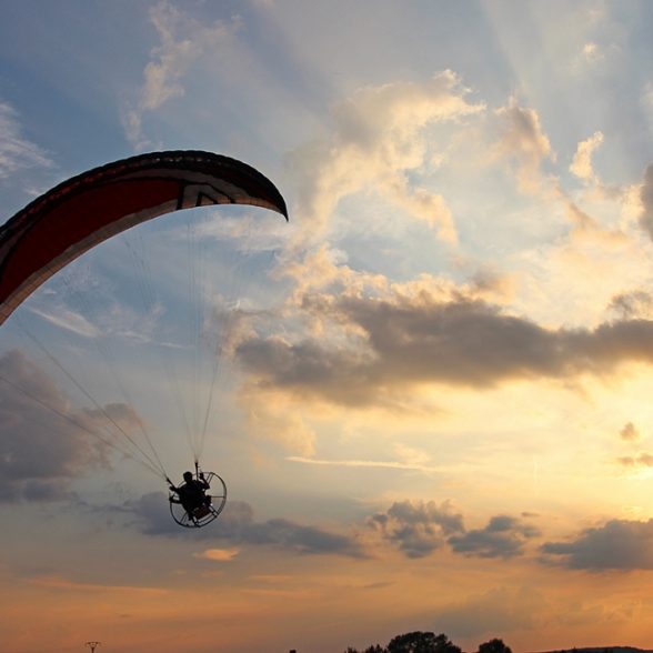 Free Flying Wing pilots that are not holding a licence issued by the Civil Aviation Agency of the Republic of North Macedonia