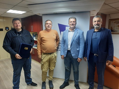 Директорот Тунтев на четворица пилоти од Ароклубот Скопје им додели Плакети