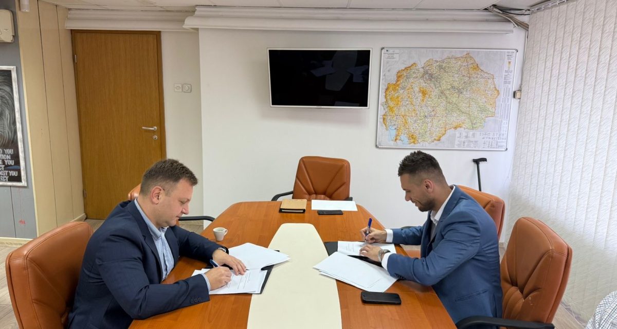 Директорите на АЦВ и на ЦУК потпишаа Договор за деловно-финансиска соработка во областа на потрага и спасување САР