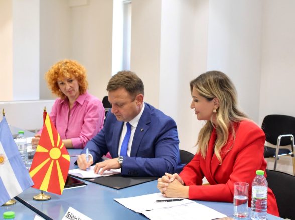 Потпишан Меморандум за разбирање меѓу македонските и аргентинските воздухопловни власти    
